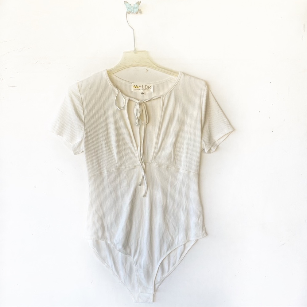 Wyldr Revolve White/Cream Bodysuit sz large